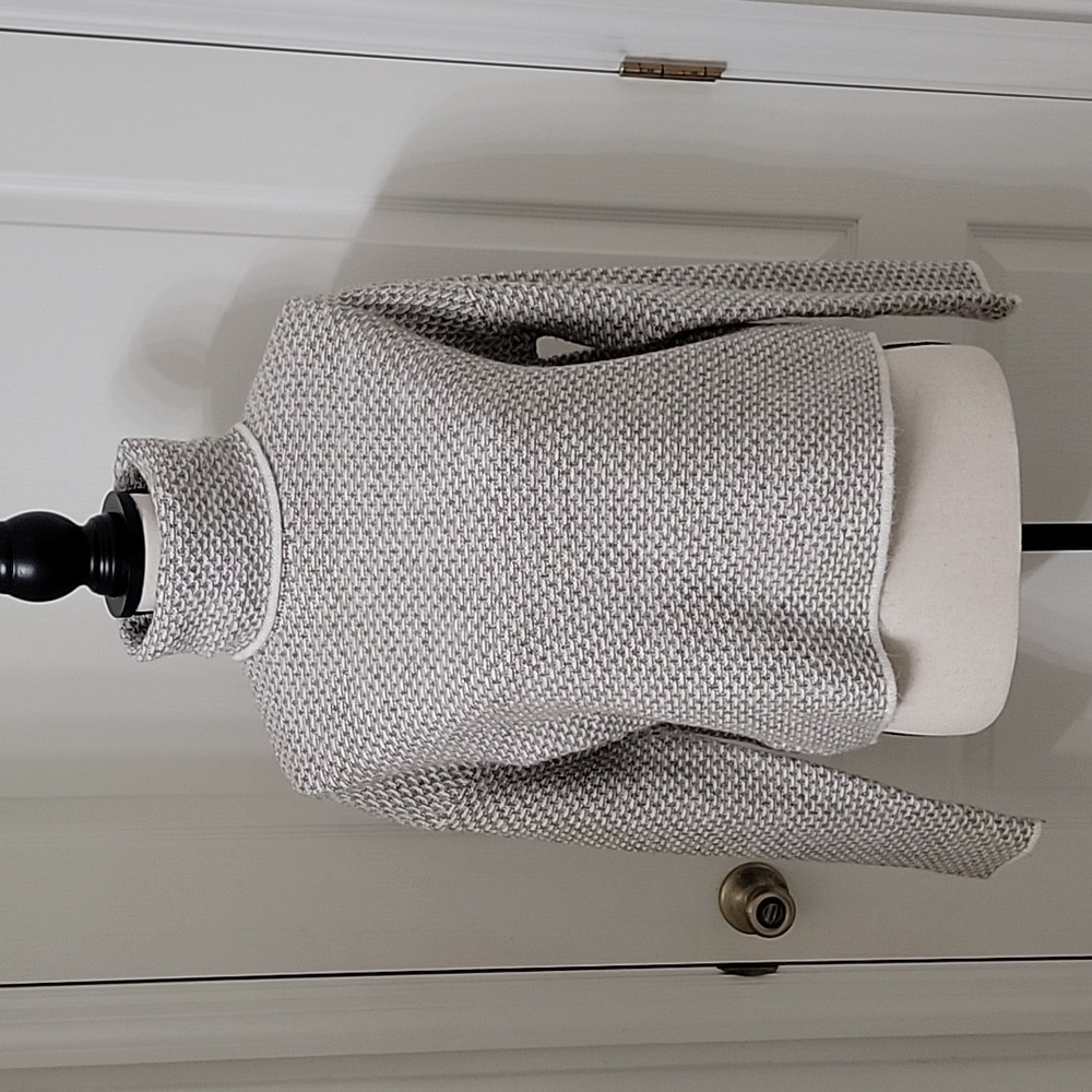 Christian Siriano Size Unmarked Possible S/M Beige / Cream Turtleneck Sweater